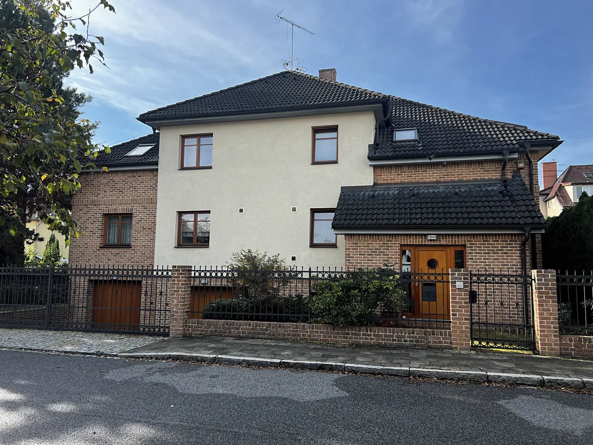 Pronájem vícegeneračního domu 320 m², pozemek 836 m²
